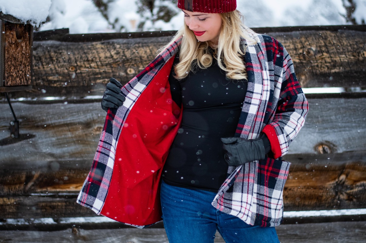 My second post with Minerva Crafts is up over on their blog today! I finally made myself a Wiksten Haori jacket, using some beautiful plaid wool. It’s the perfect coat - it is pretty, warm, and it has GIANT pockets!